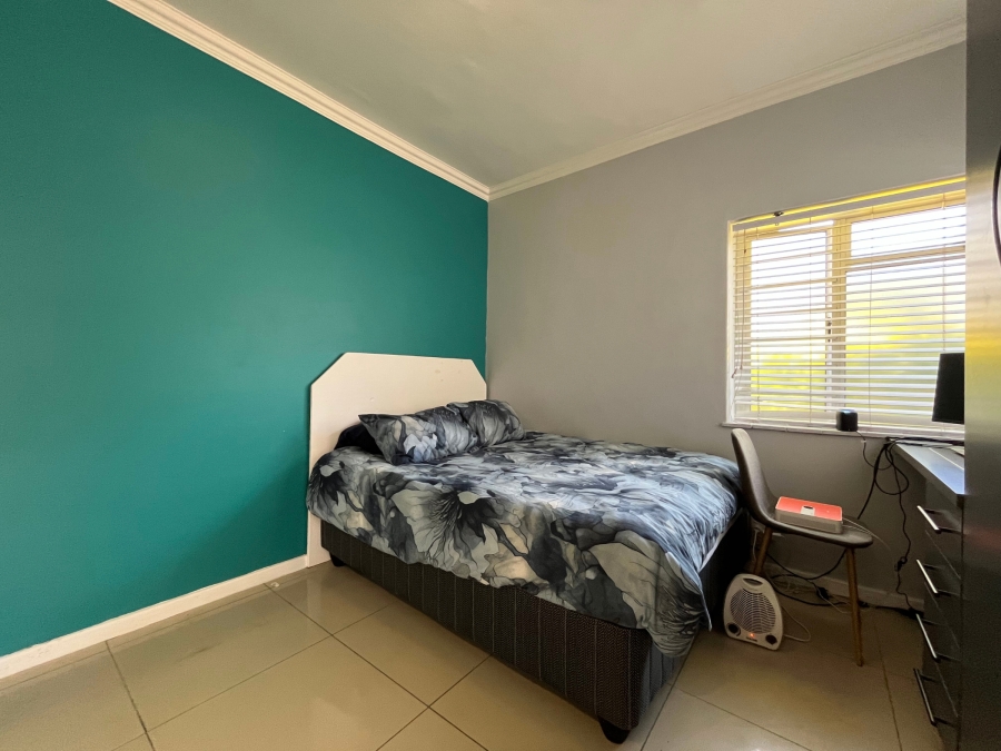 To Let 1 Bedroom Property for Rent in Sea Point Western Cape